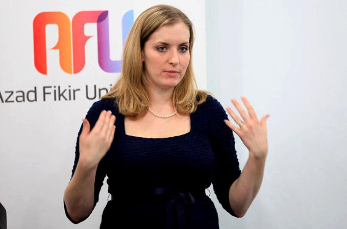 Rebeka Vinsent əlamətdar ərəfələrdə Azərbaycanı hədəfləmək adətini yenidən işə saldı - Baki-Xeber.com